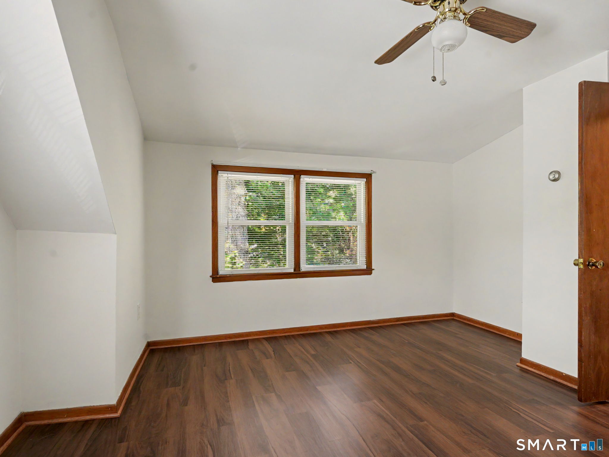 196 North Anthony Street photo 21