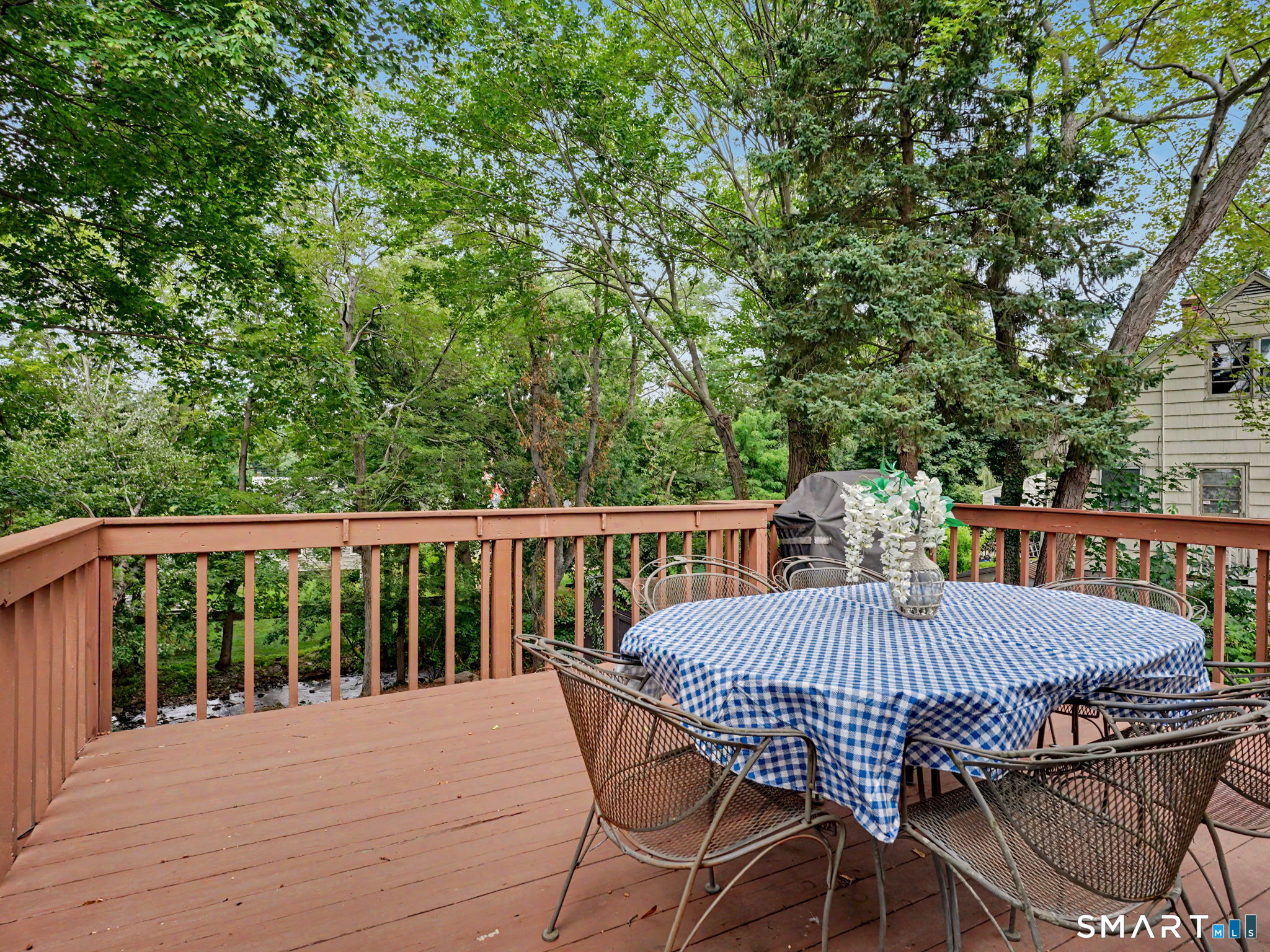 196 North Anthony Street photo 28
