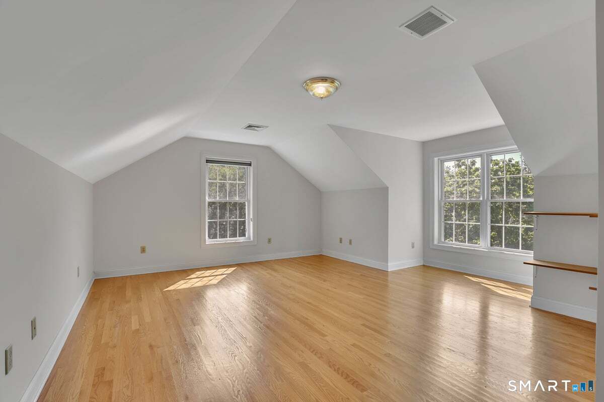 95 Higgins Road photo 19