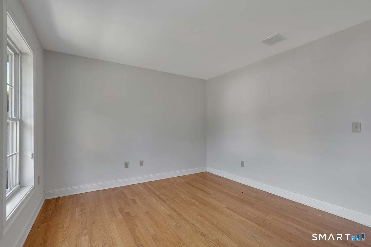 95 Higgins Road photo 24