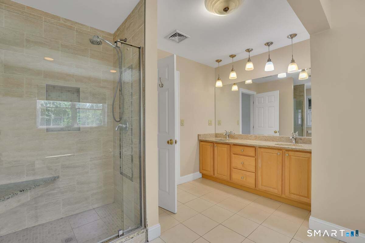 95 Higgins Road photo 17