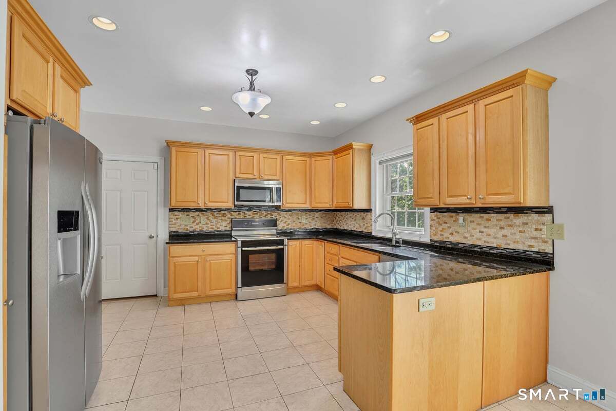 95 Higgins Road photo 5