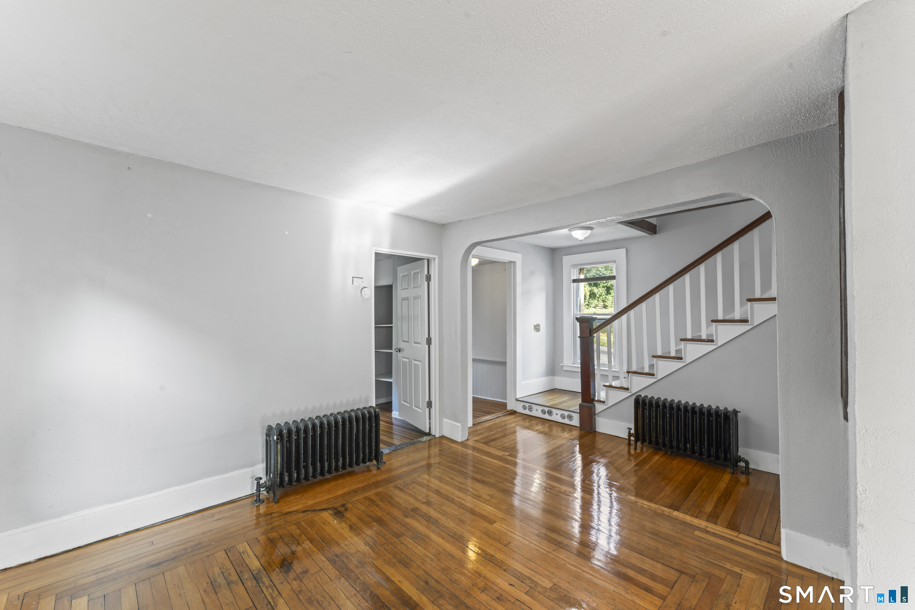33 Evergreen Avenue photo 13