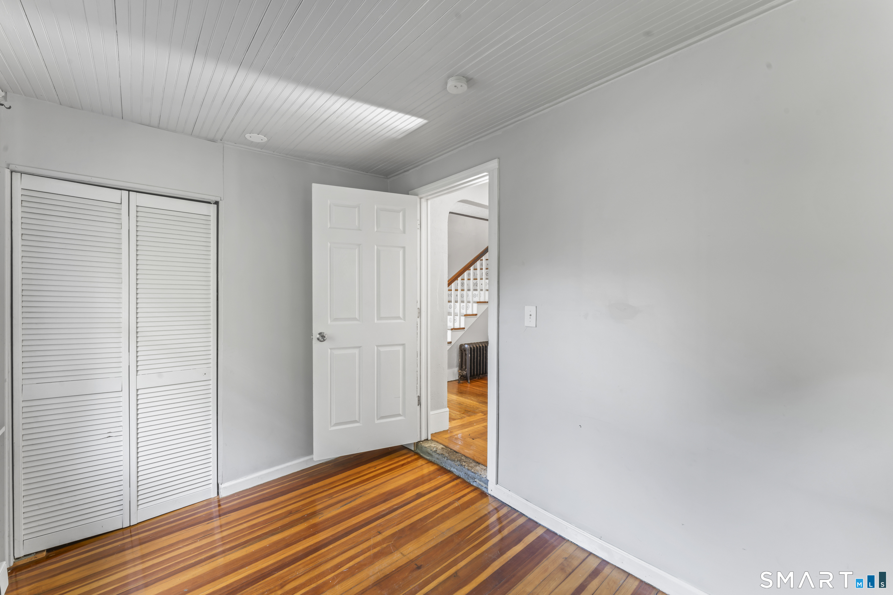 33 Evergreen Avenue photo 17