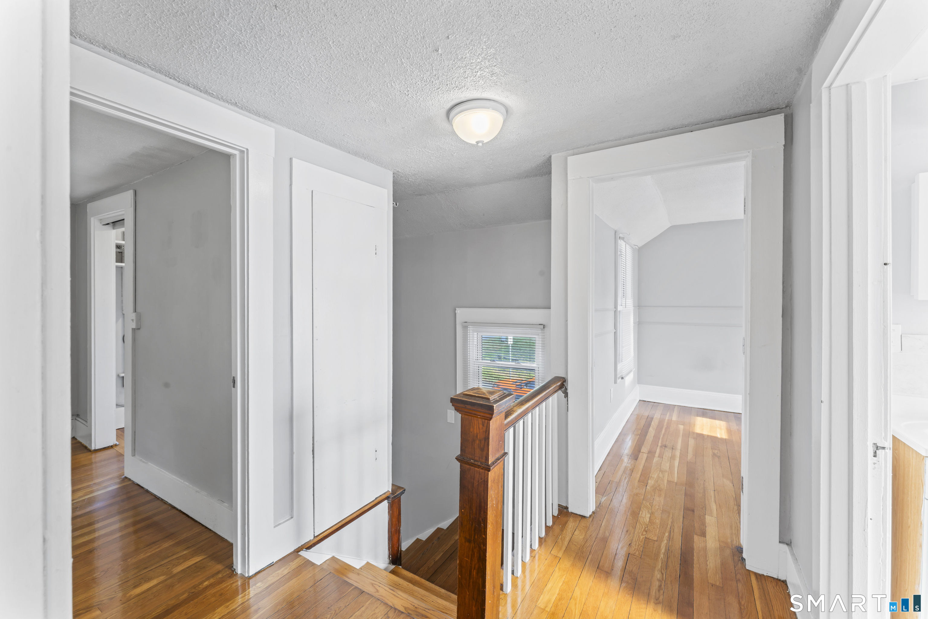 33 Evergreen Avenue photo 18