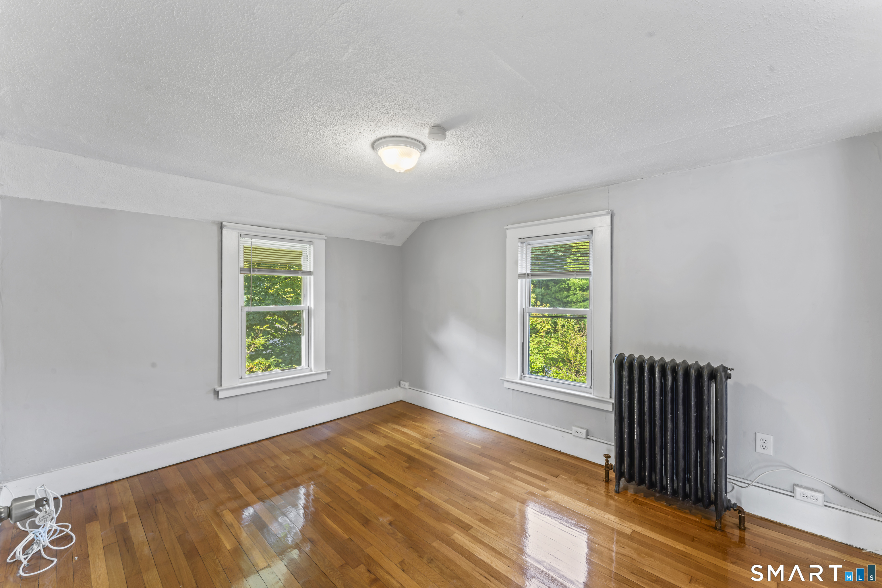 33 Evergreen Avenue photo 21