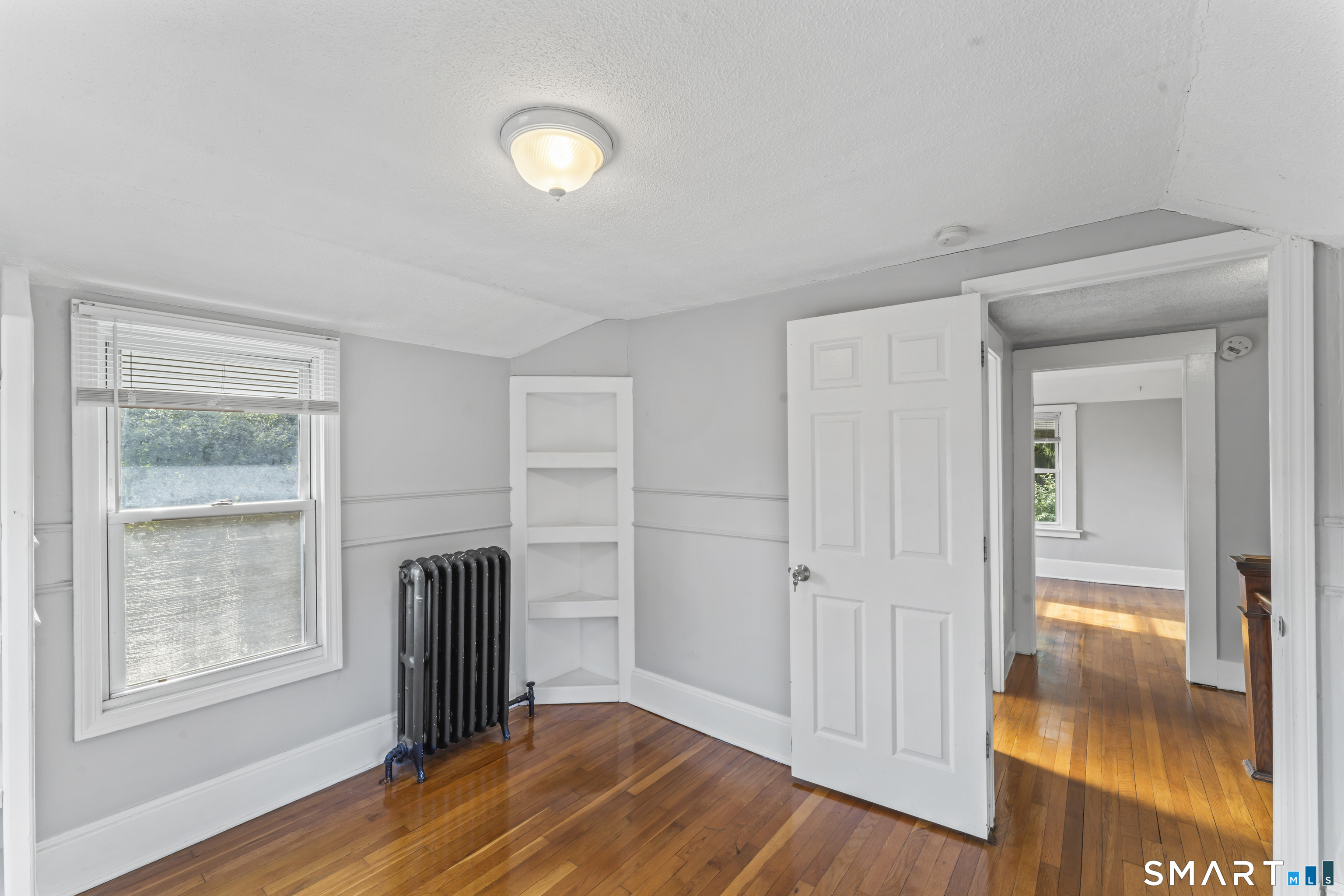 33 Evergreen Avenue photo 29