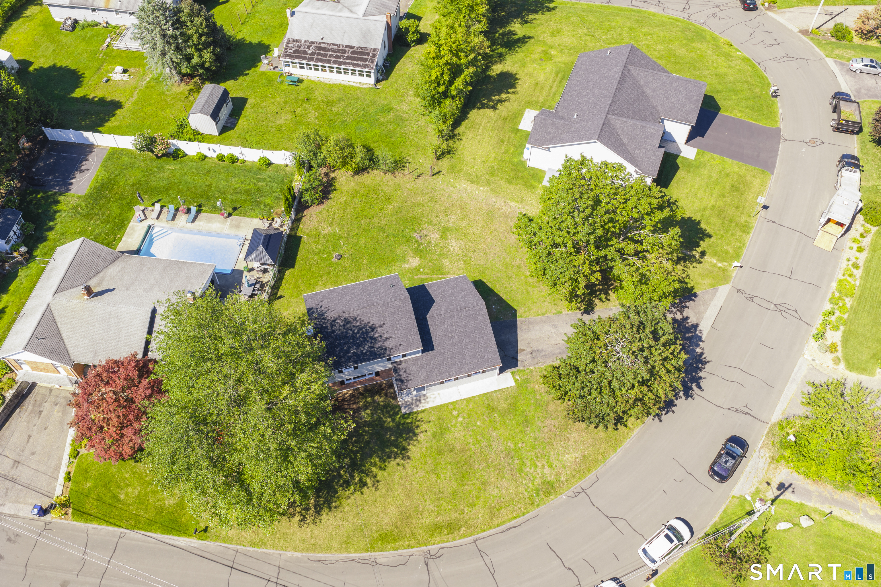 325 Circle Drive photo 38