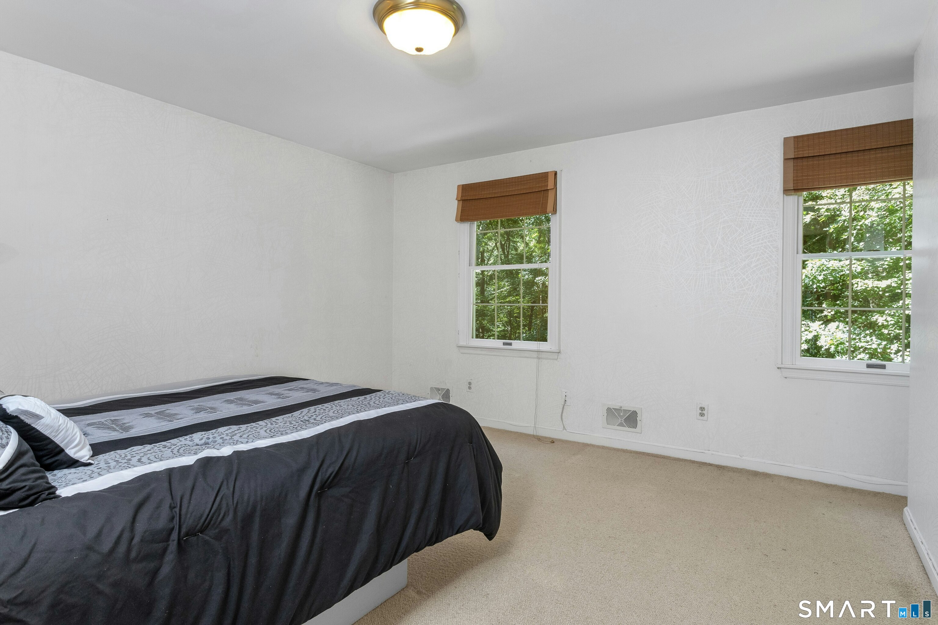45 East Common Road photo 21