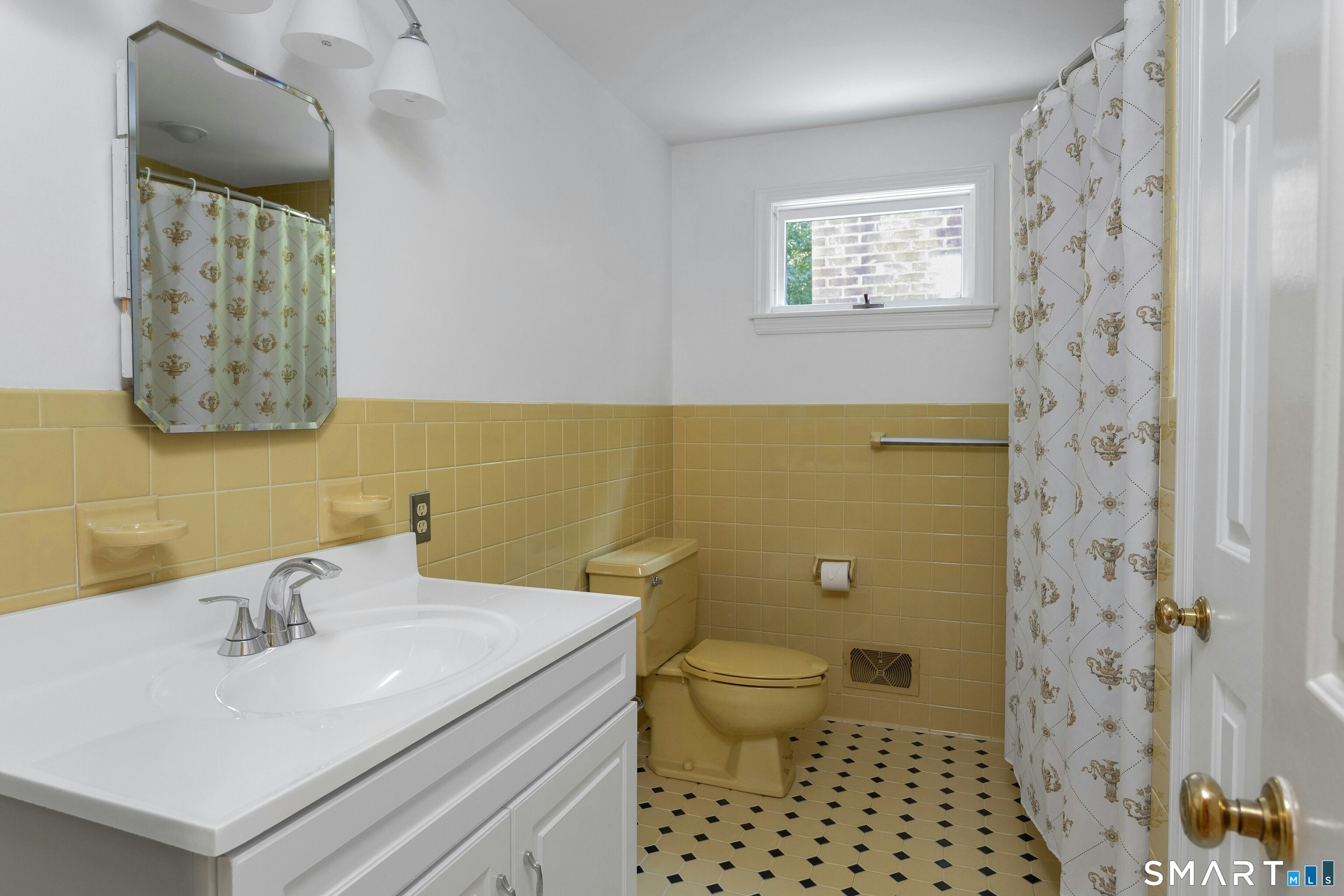 45 East Common Road photo 22