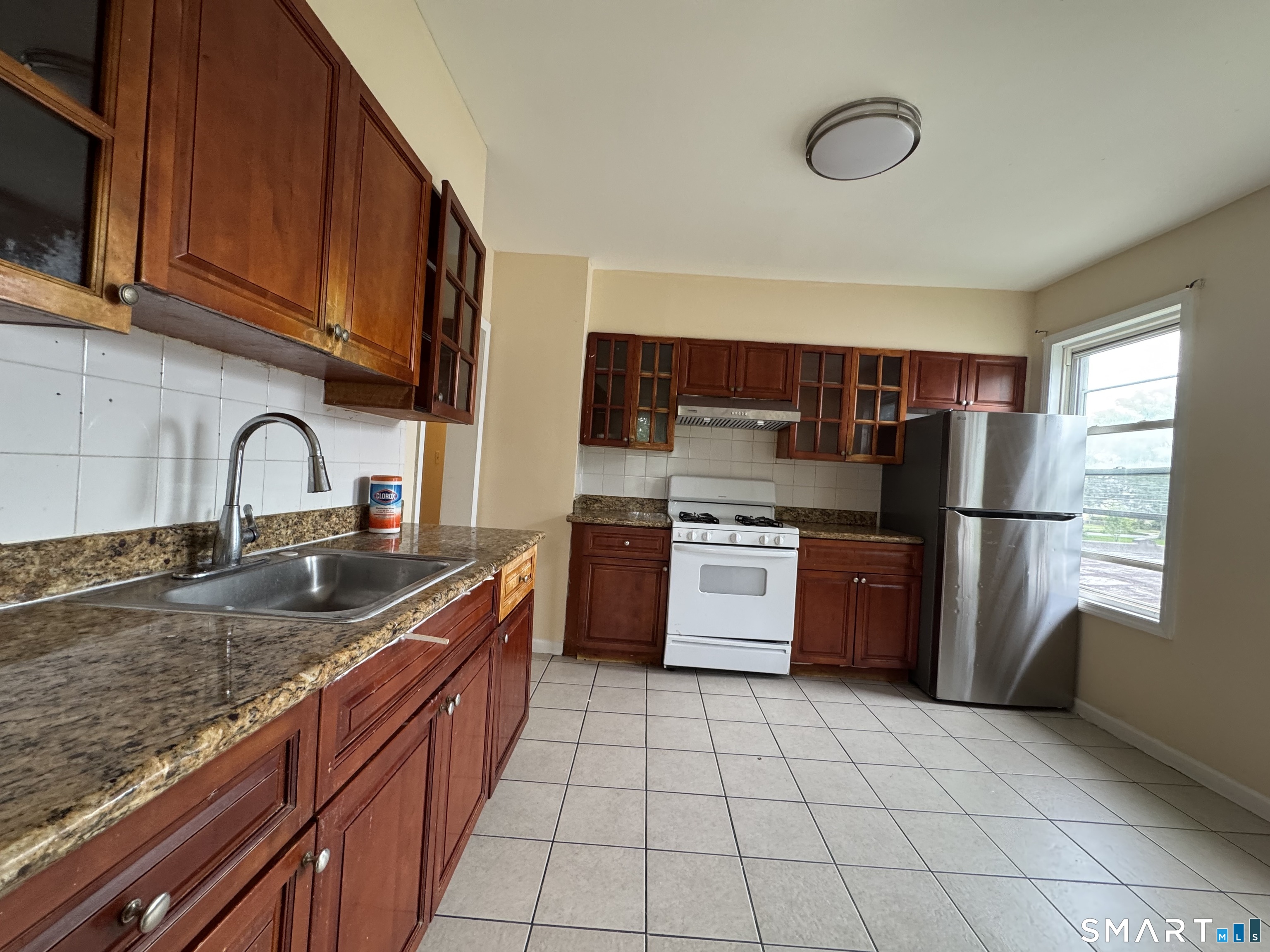 752 Boston Avenue Unit #2fl photo 2