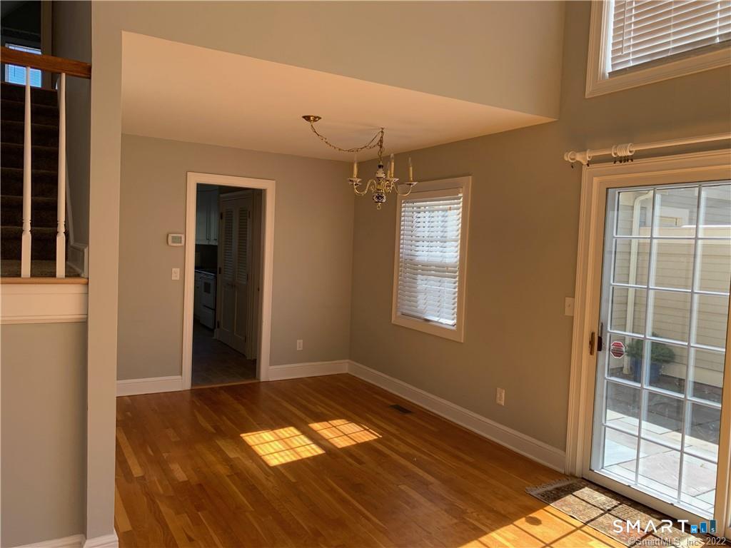 20 Darien Close, Darien, Connecticut photo 4