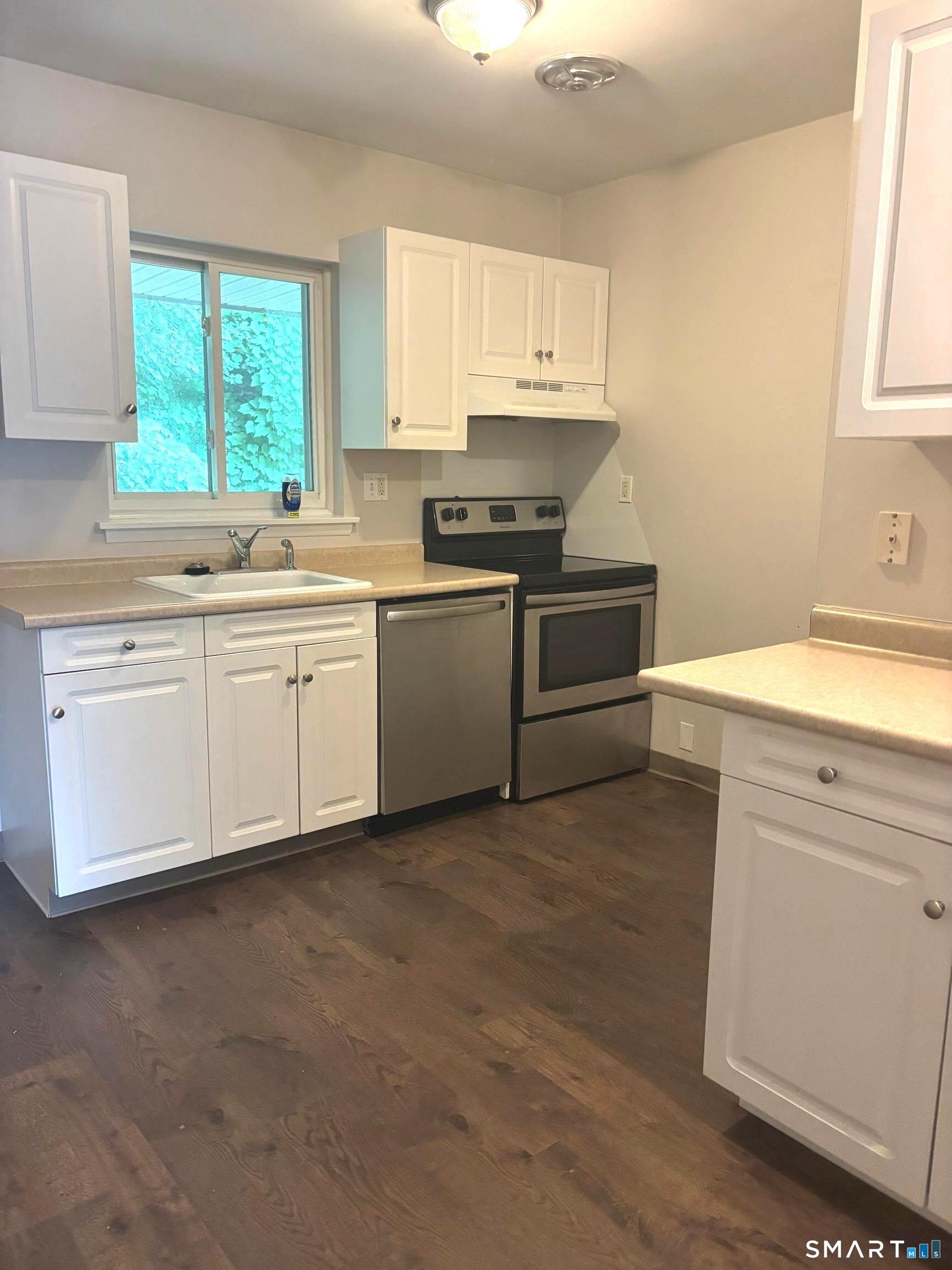 1660 Farmington Avenue Unit #12 photo 4