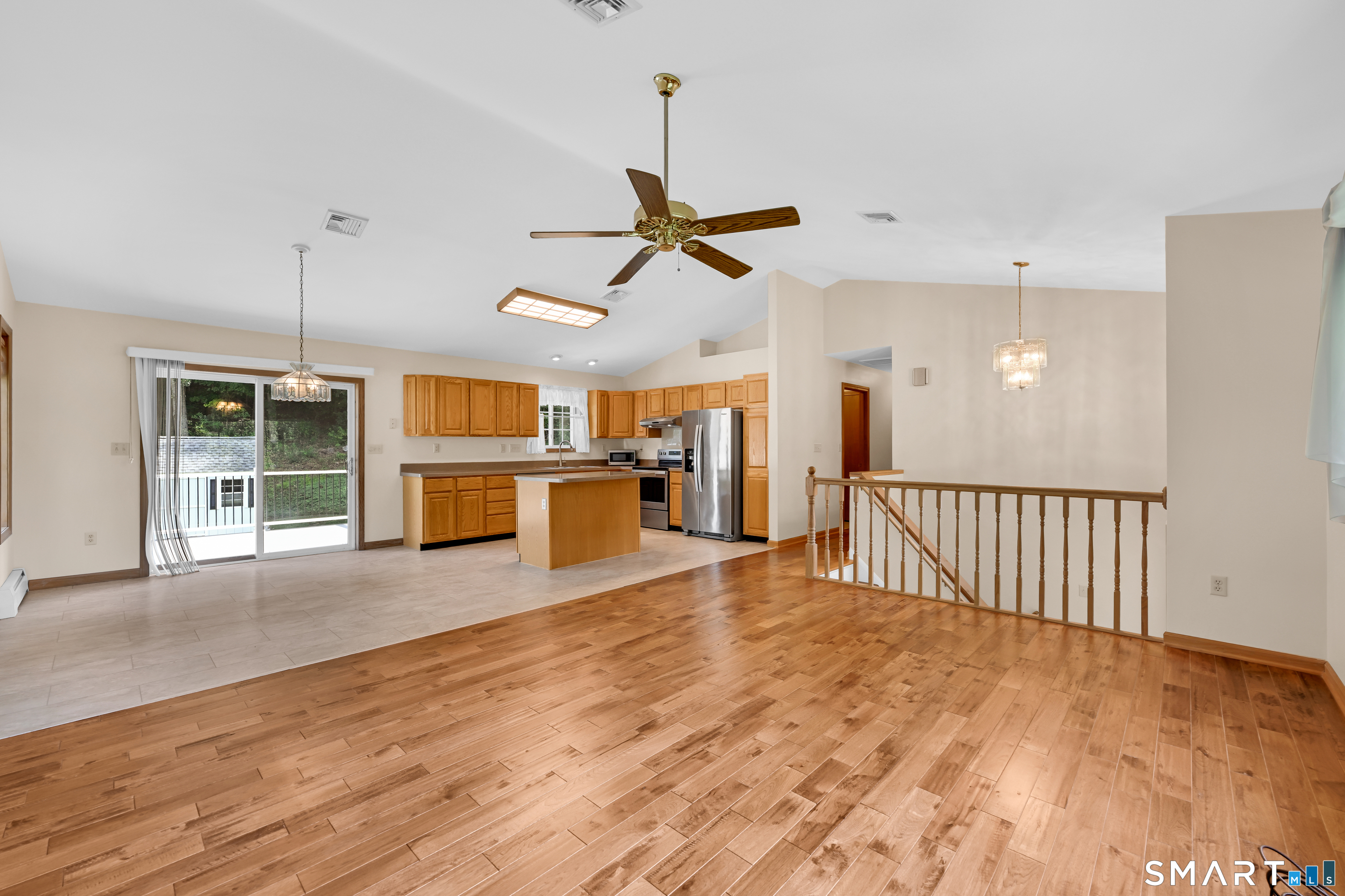 463 Burton Road photo 11