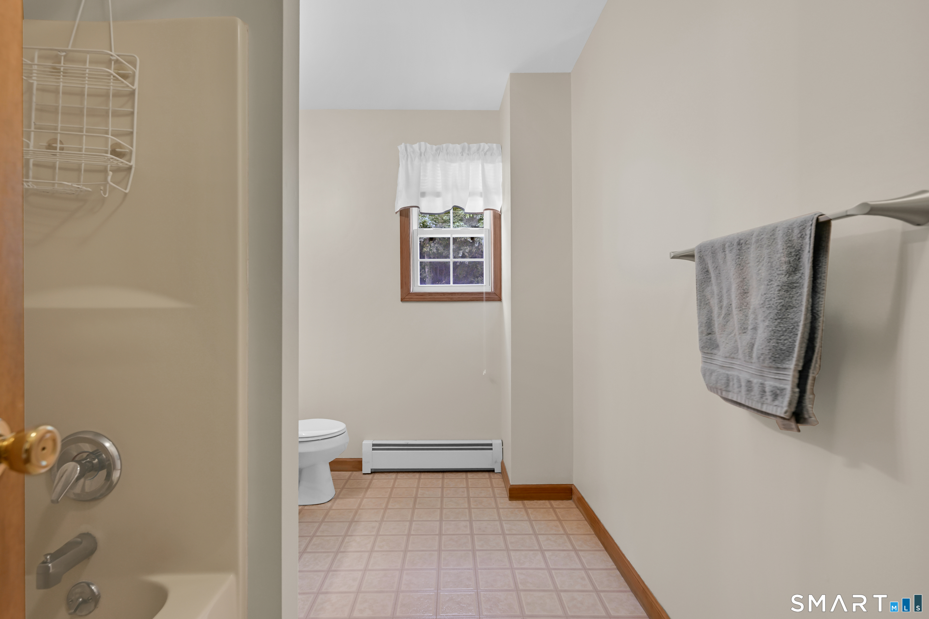 463 Burton Road photo 12
