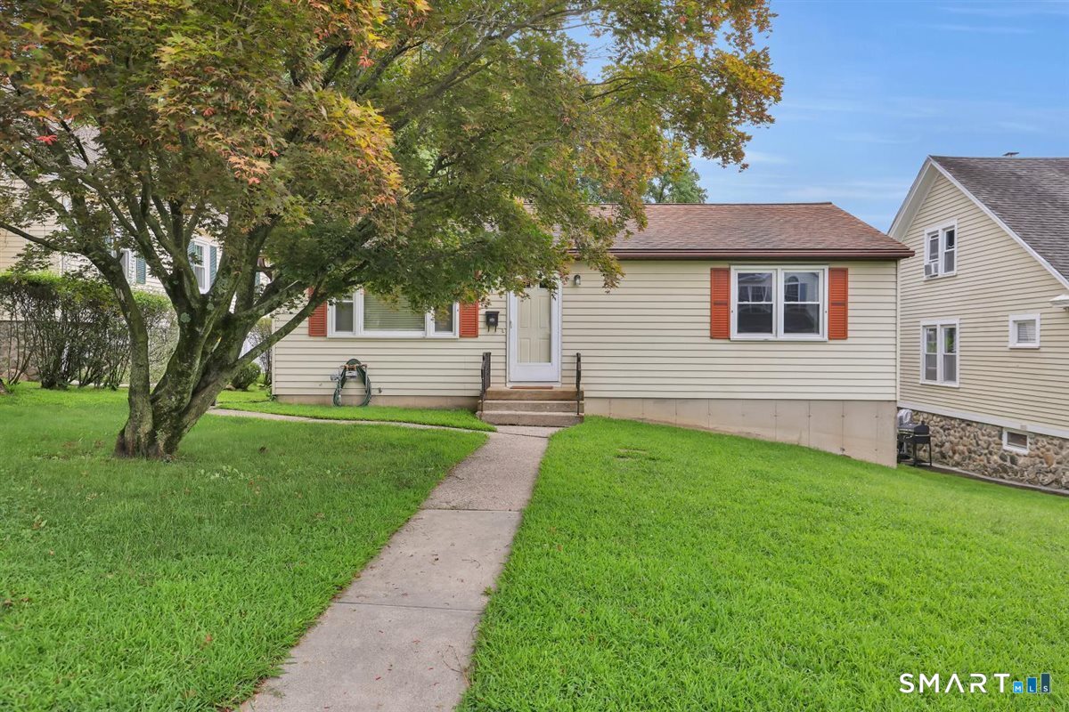 84 Fairlawn Avenue