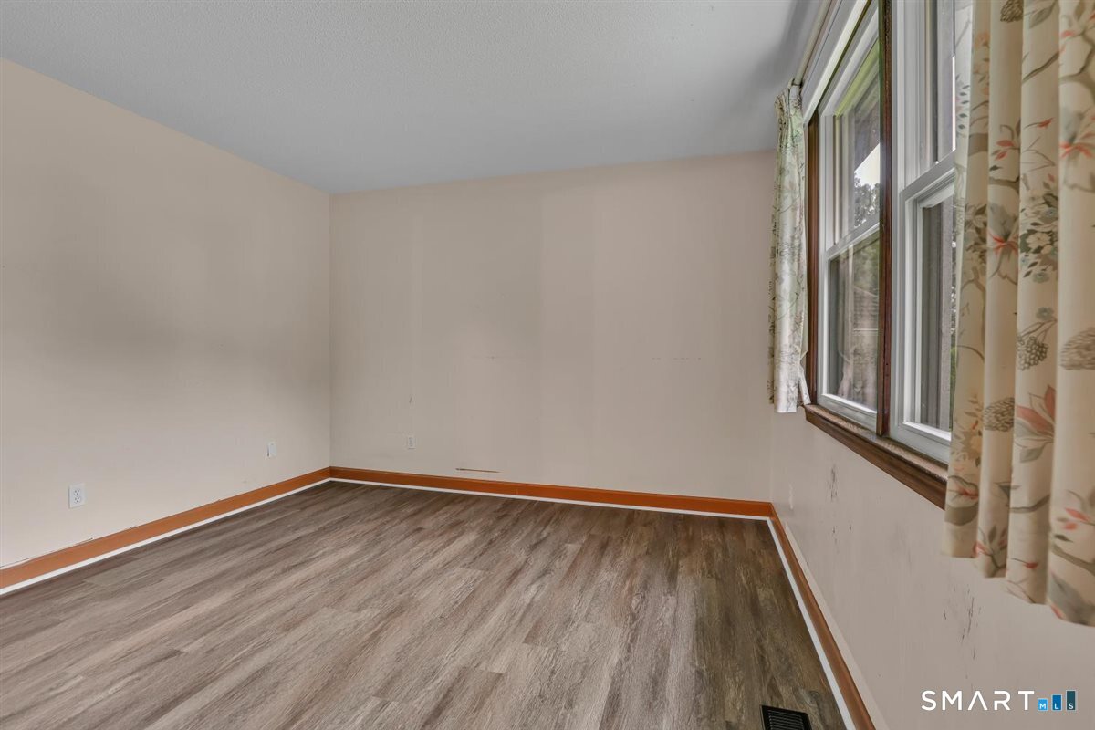 84 Fairlawn Avenue photo 17