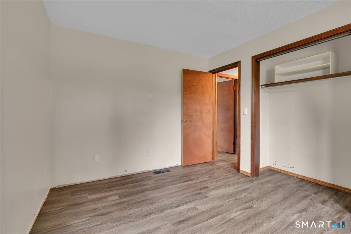84 Fairlawn Avenue photo 19