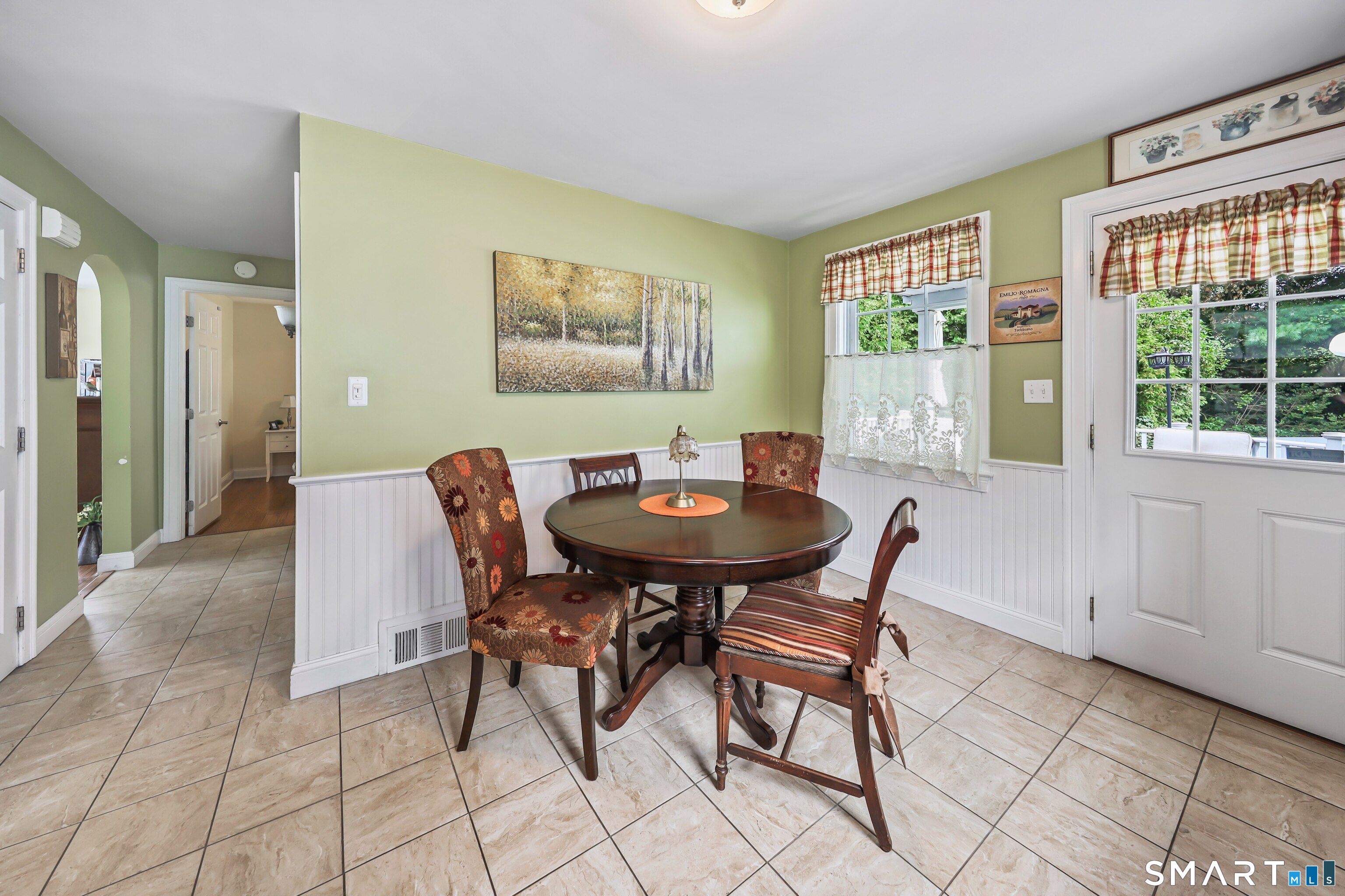 169 Circuit Avenue photo 10