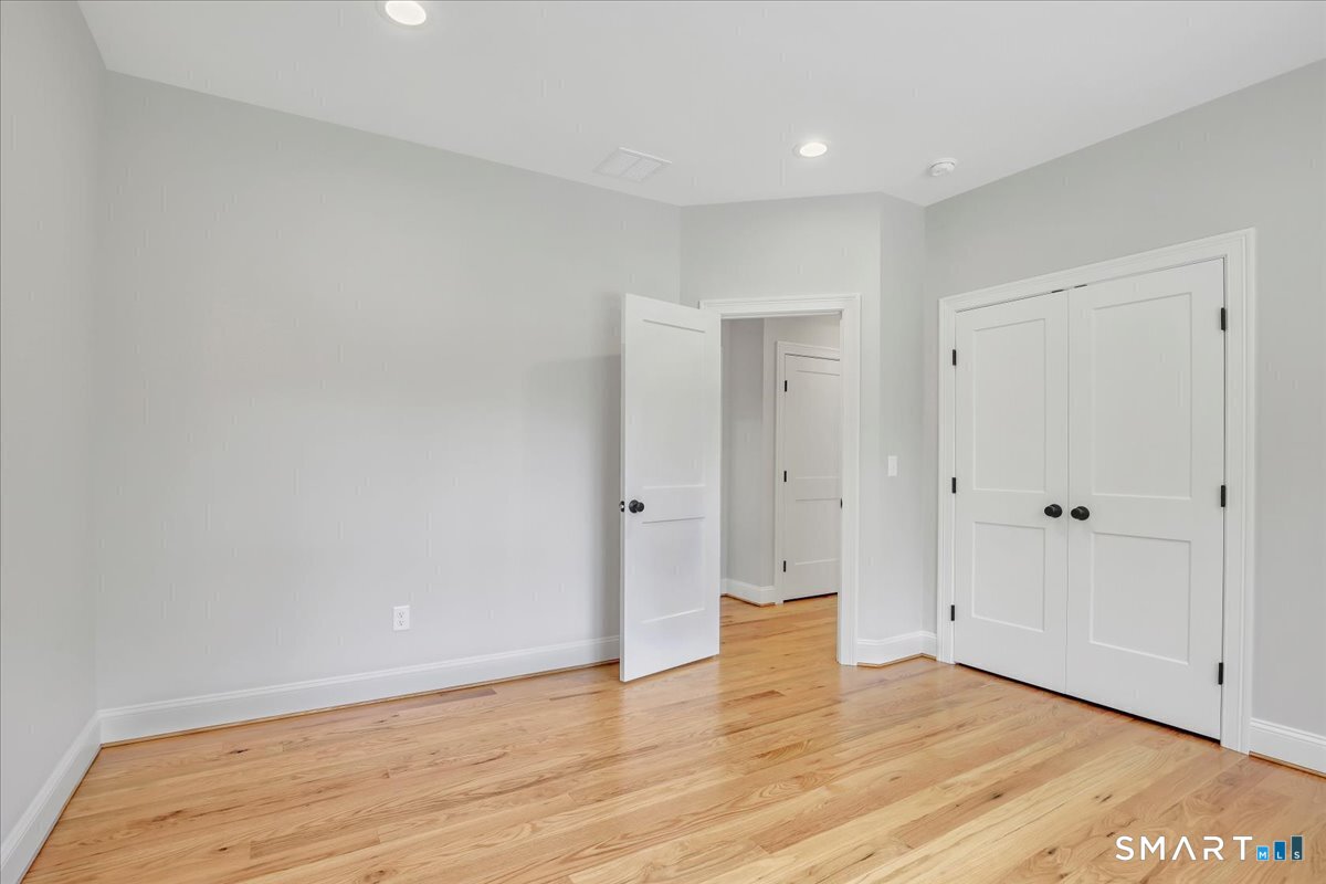 147 Hackmatack Street photo 11