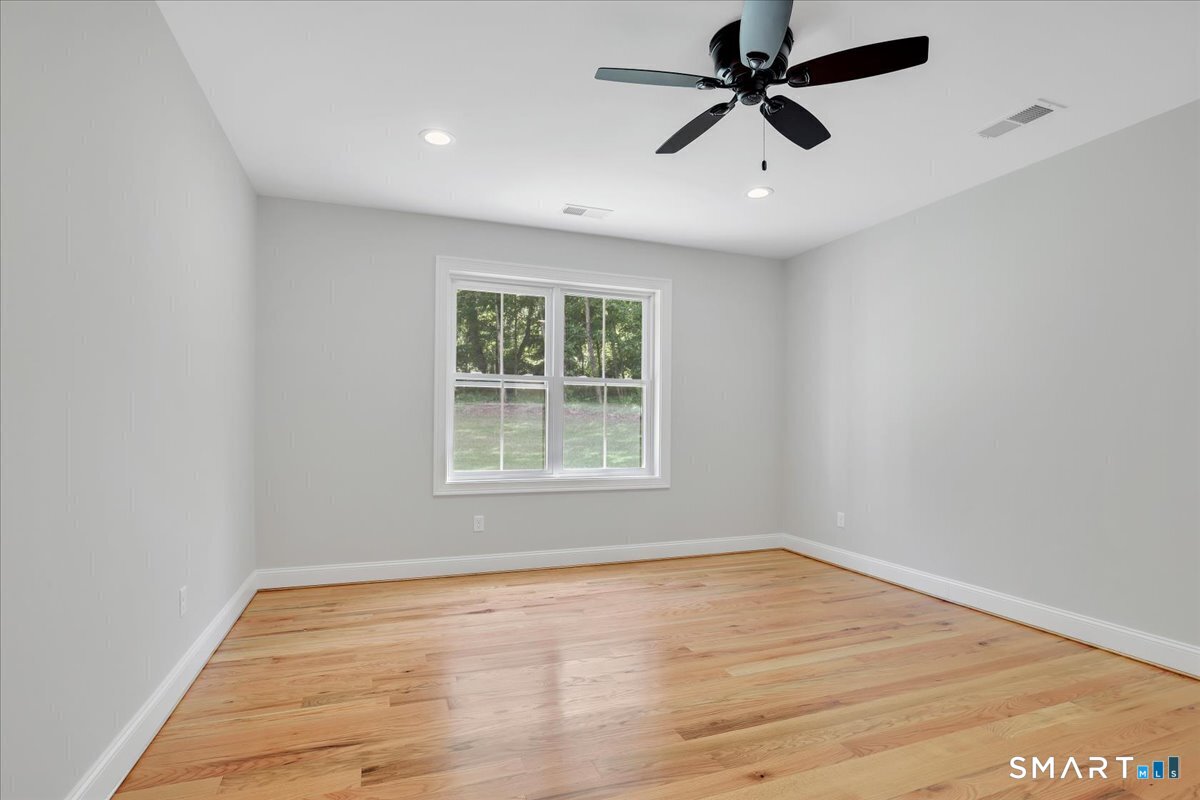 147 Hackmatack Street photo 14