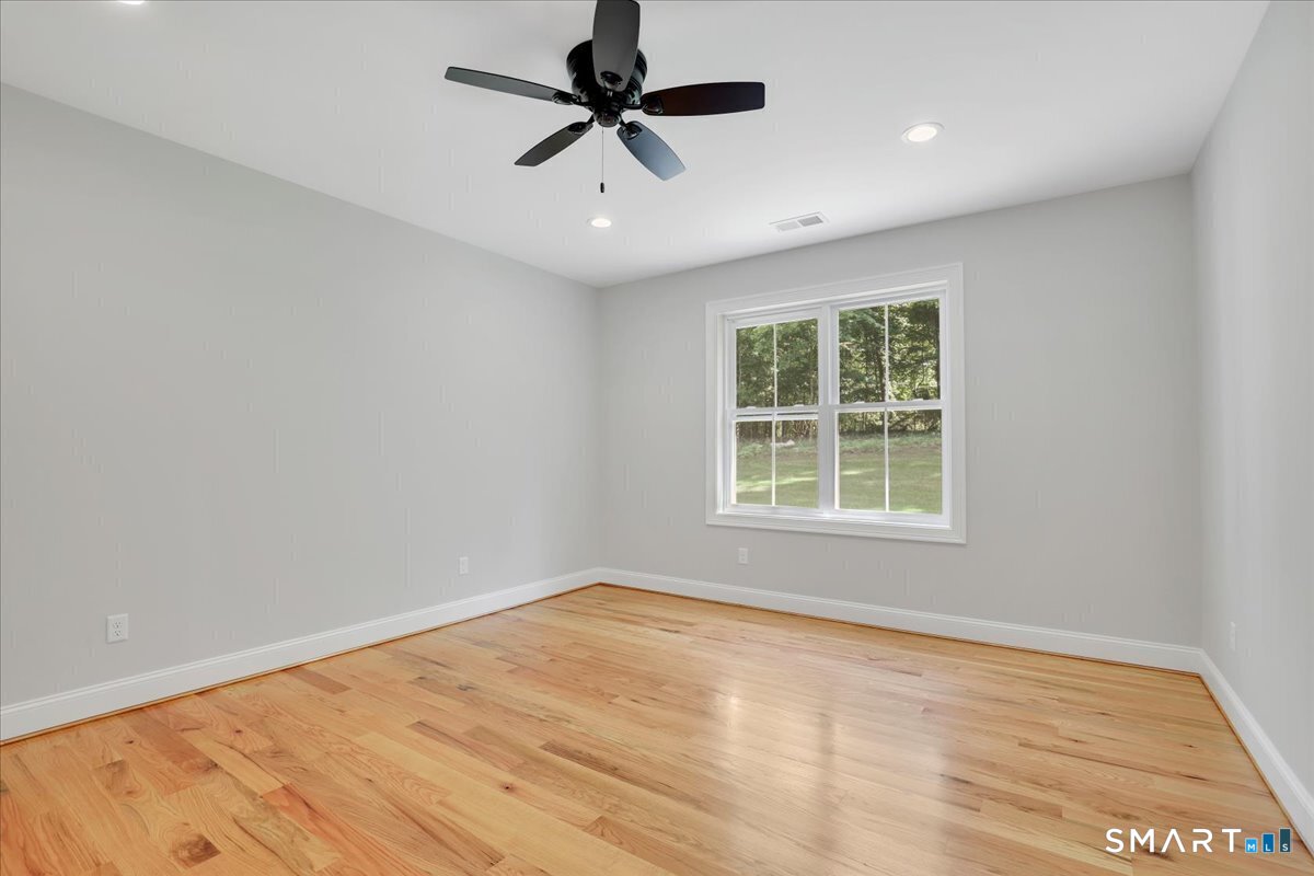 147 Hackmatack Street photo 16