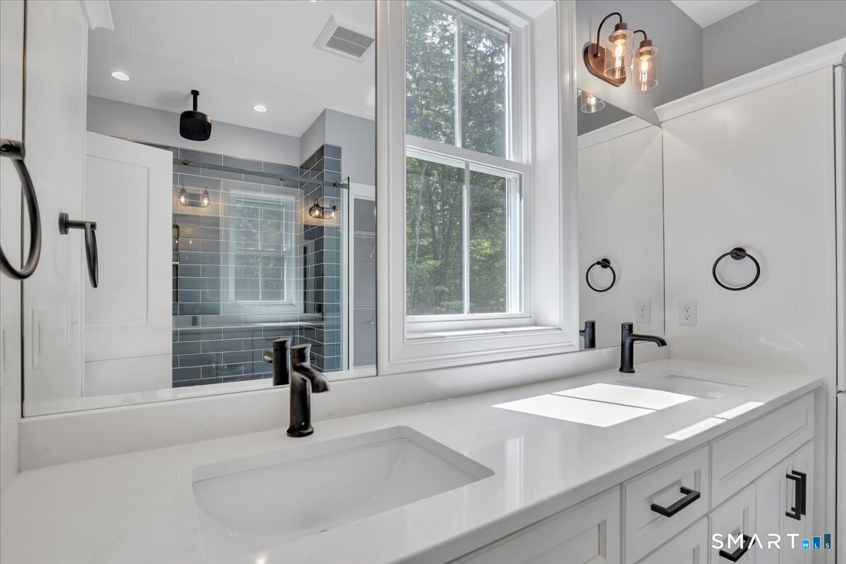 147 Hackmatack Street photo 18