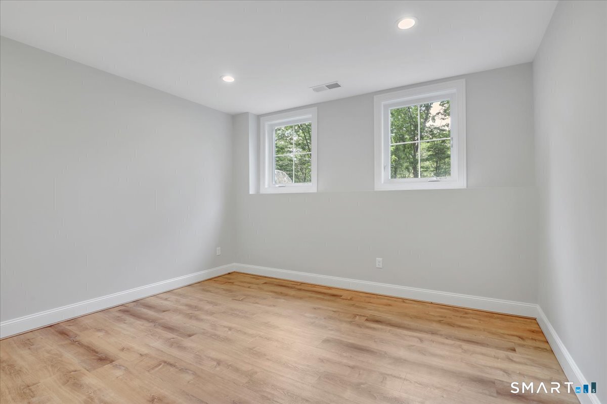 147 Hackmatack Street photo 20