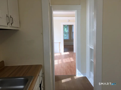 14 Bassett Street photo 16