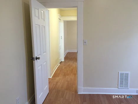14 Bassett Street photo 12