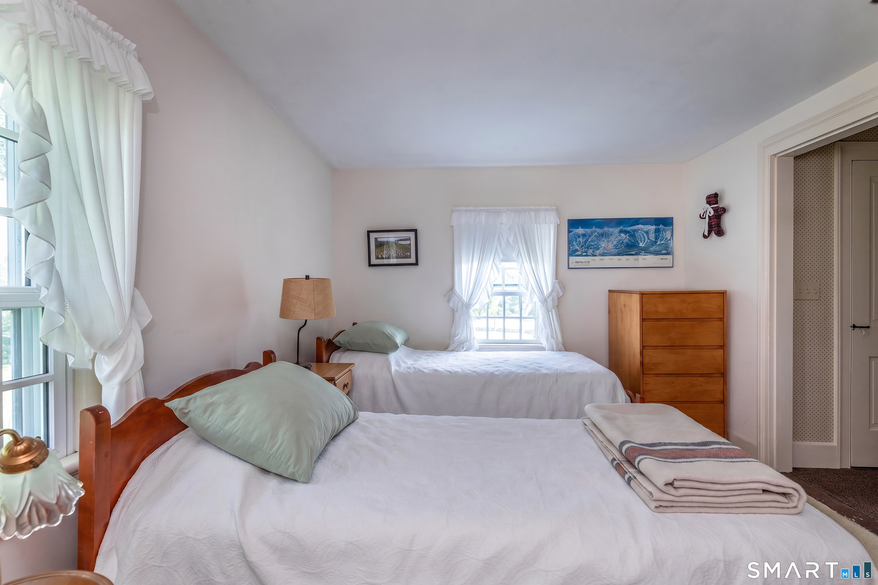 162 Hutchinson Parkway photo 26