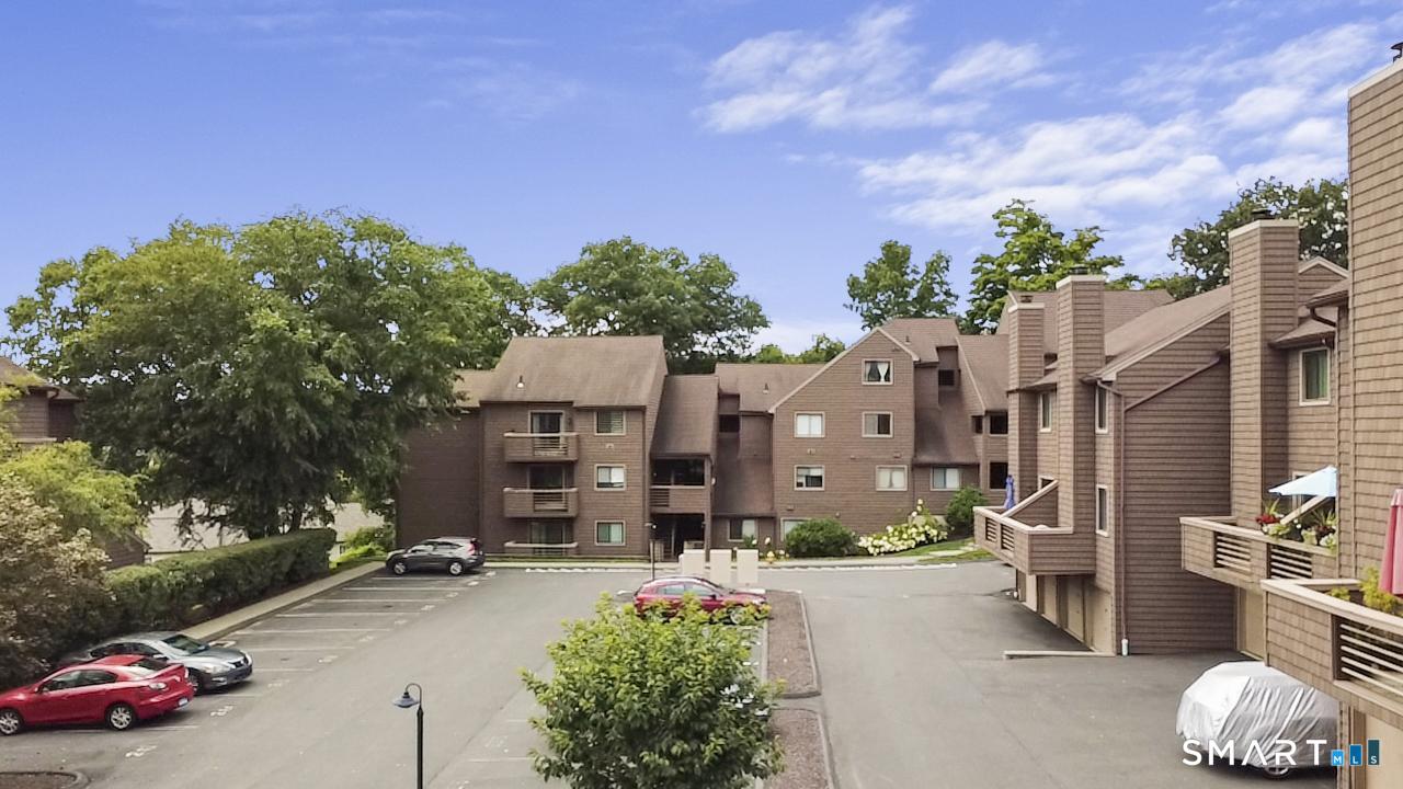166 Old Brookfield Road Unit #26D4