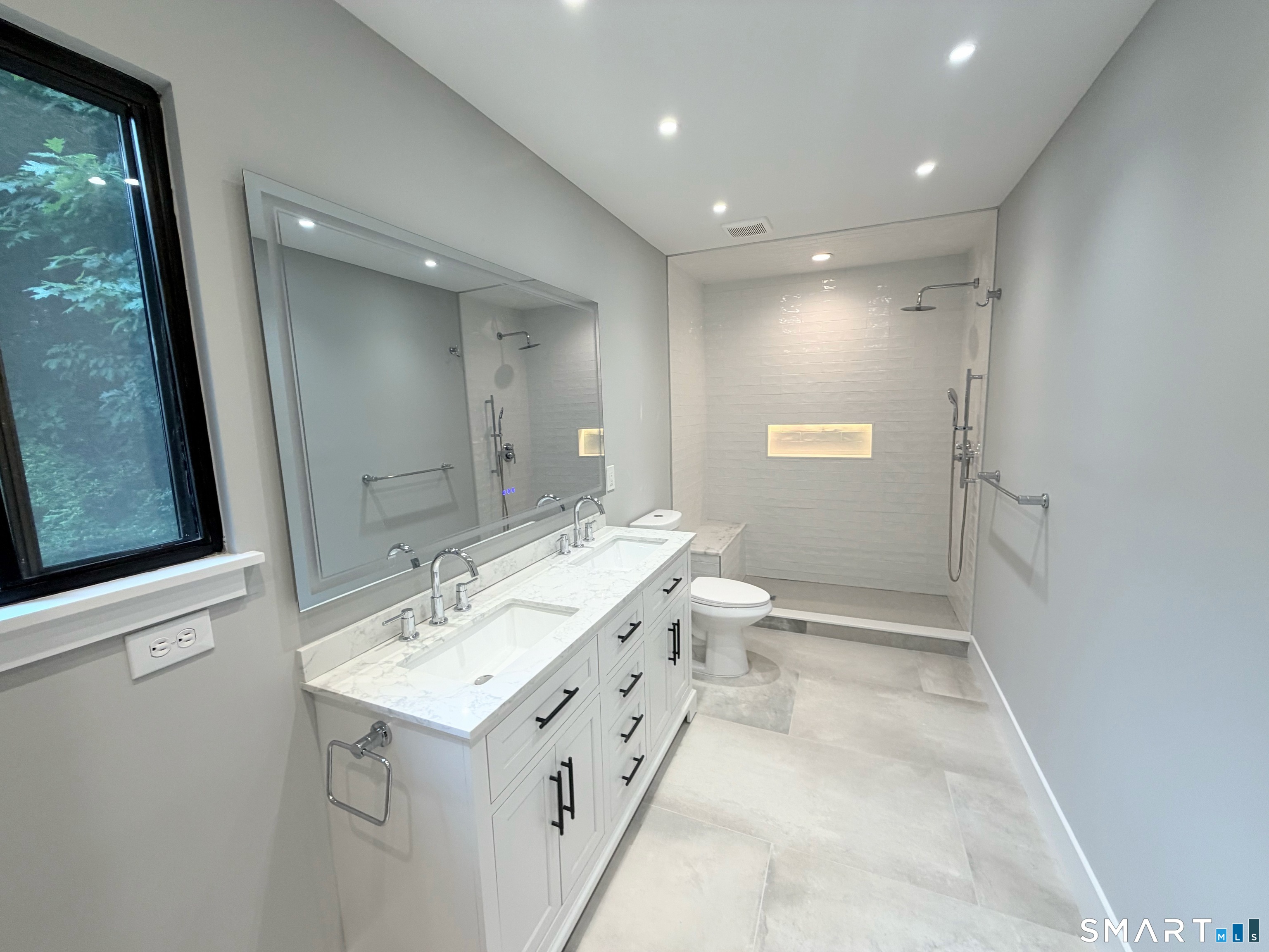 397 Heritage Village Unit #B photo 9