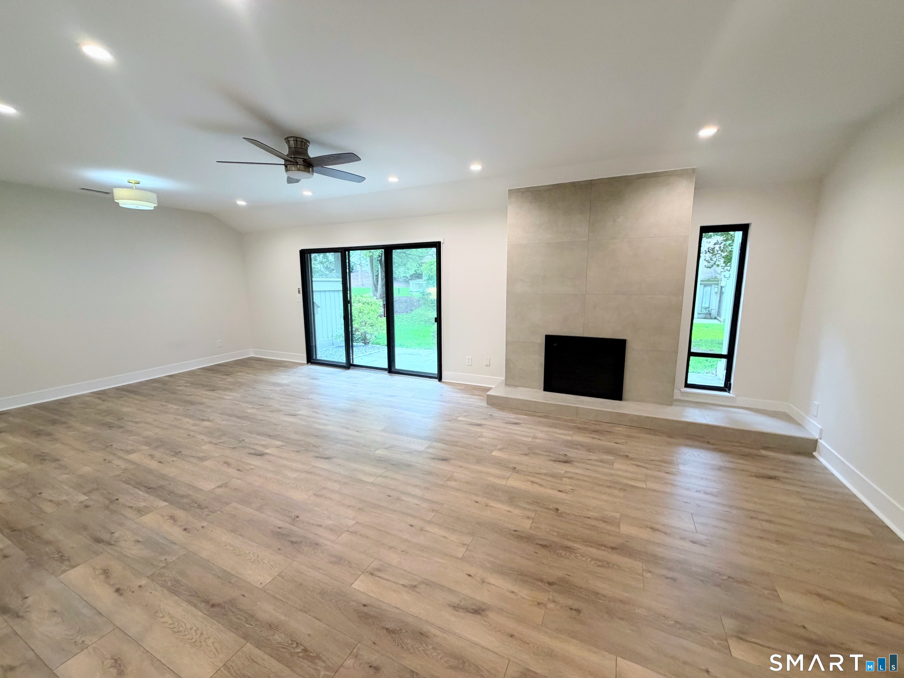 397 Heritage Village Unit #B photo 4
