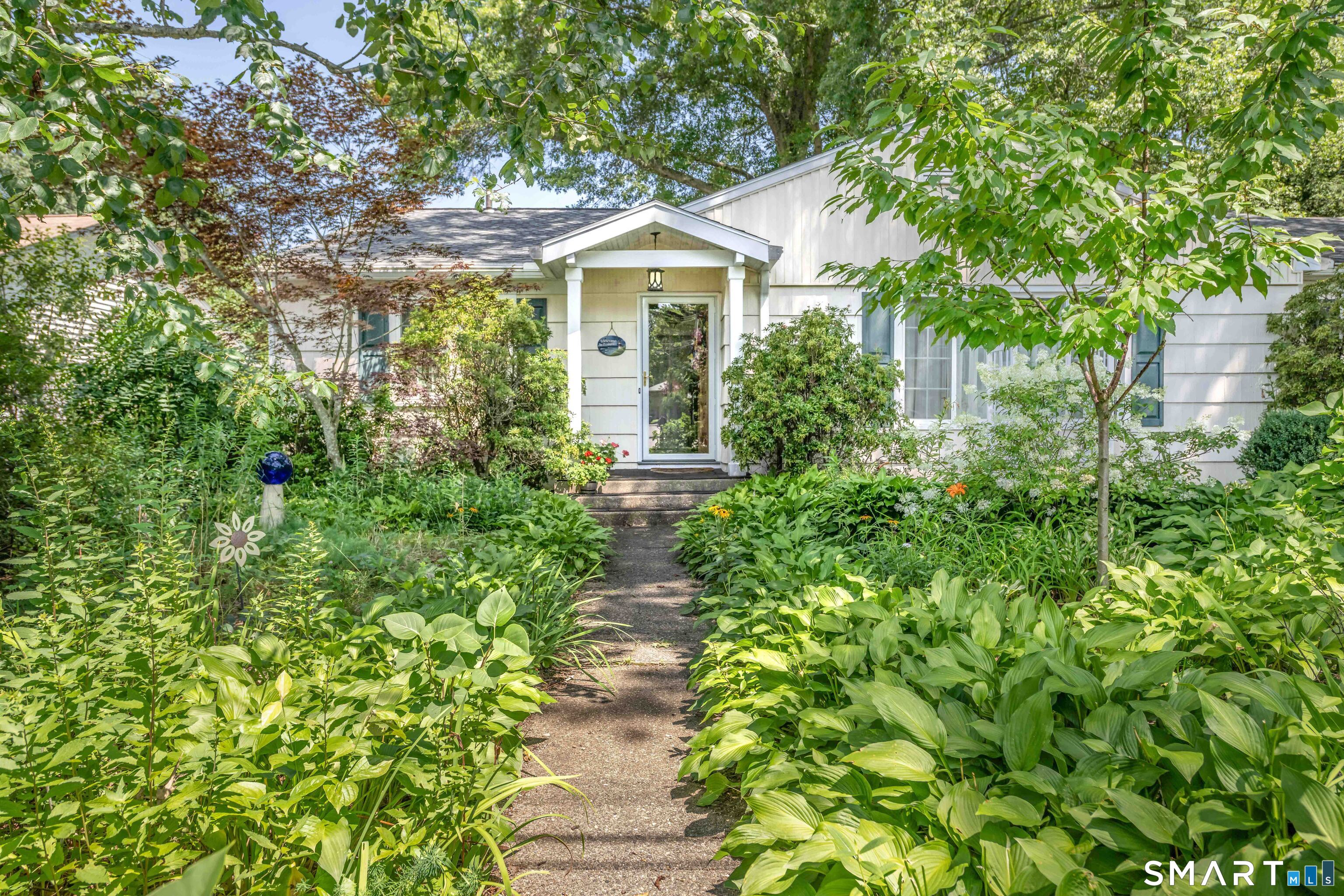 2nd image of 6 Twins Ct, Norwich, CT 06360 | MLS# 24198355