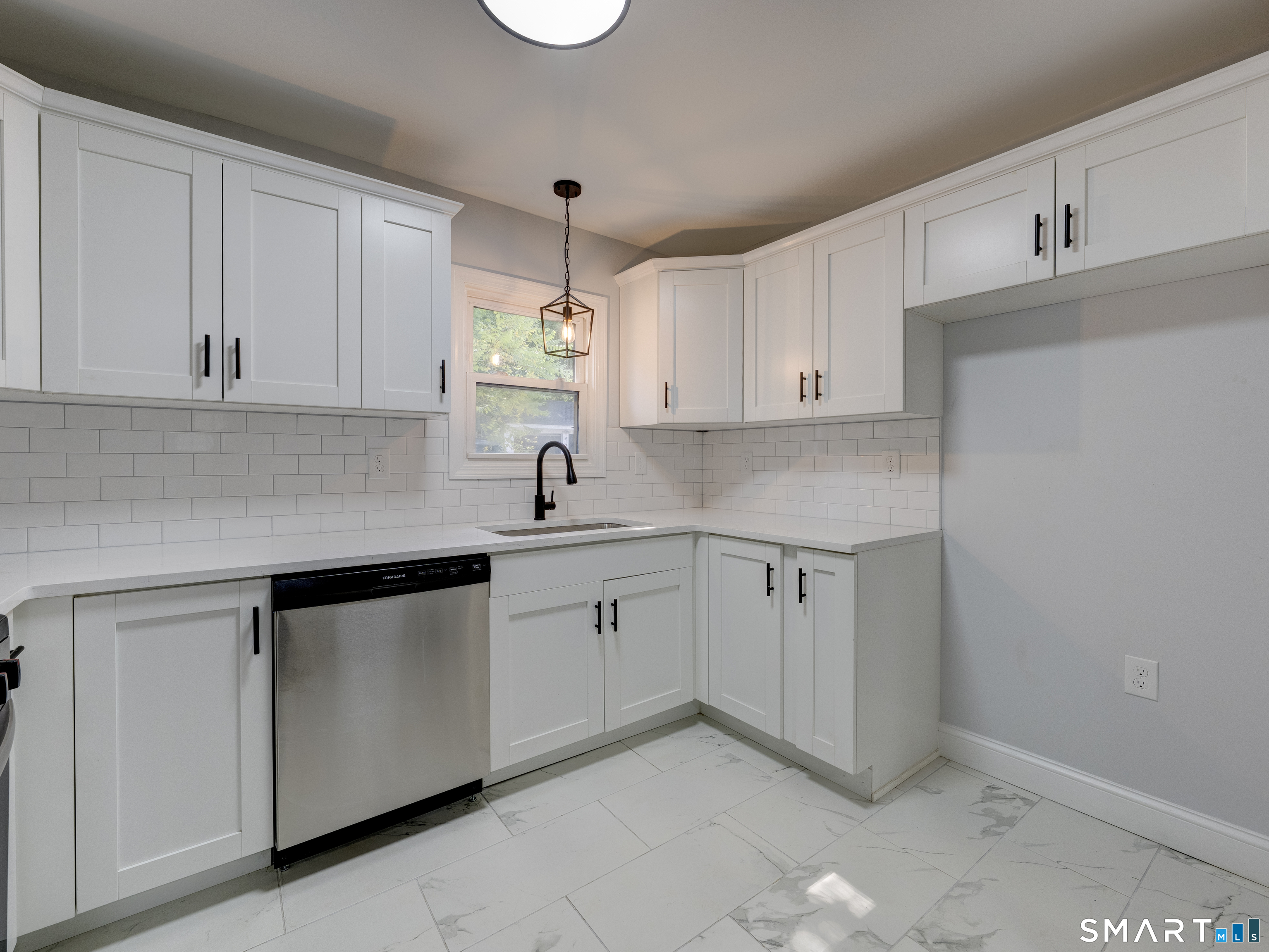 46 Middlefield Street photo 12