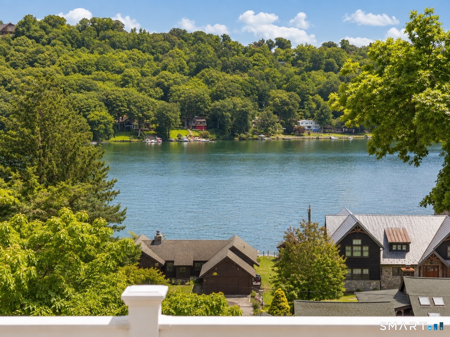 9 Overlook Road, New Fairfield, Connecticut 06812