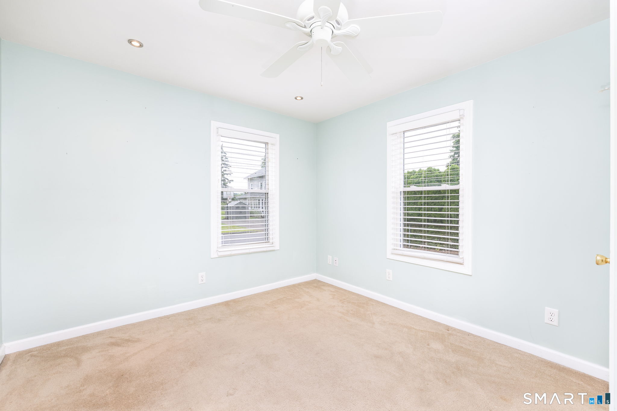 49 Baker Avenue photo 16