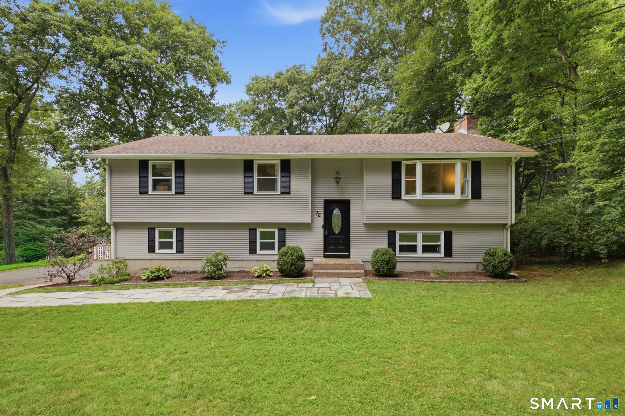 72 Lakeview Heights
