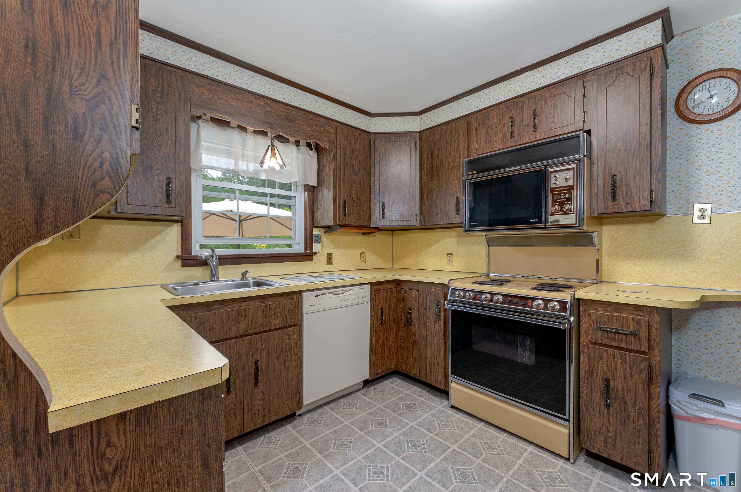 4 Mohawk Drive photo 19