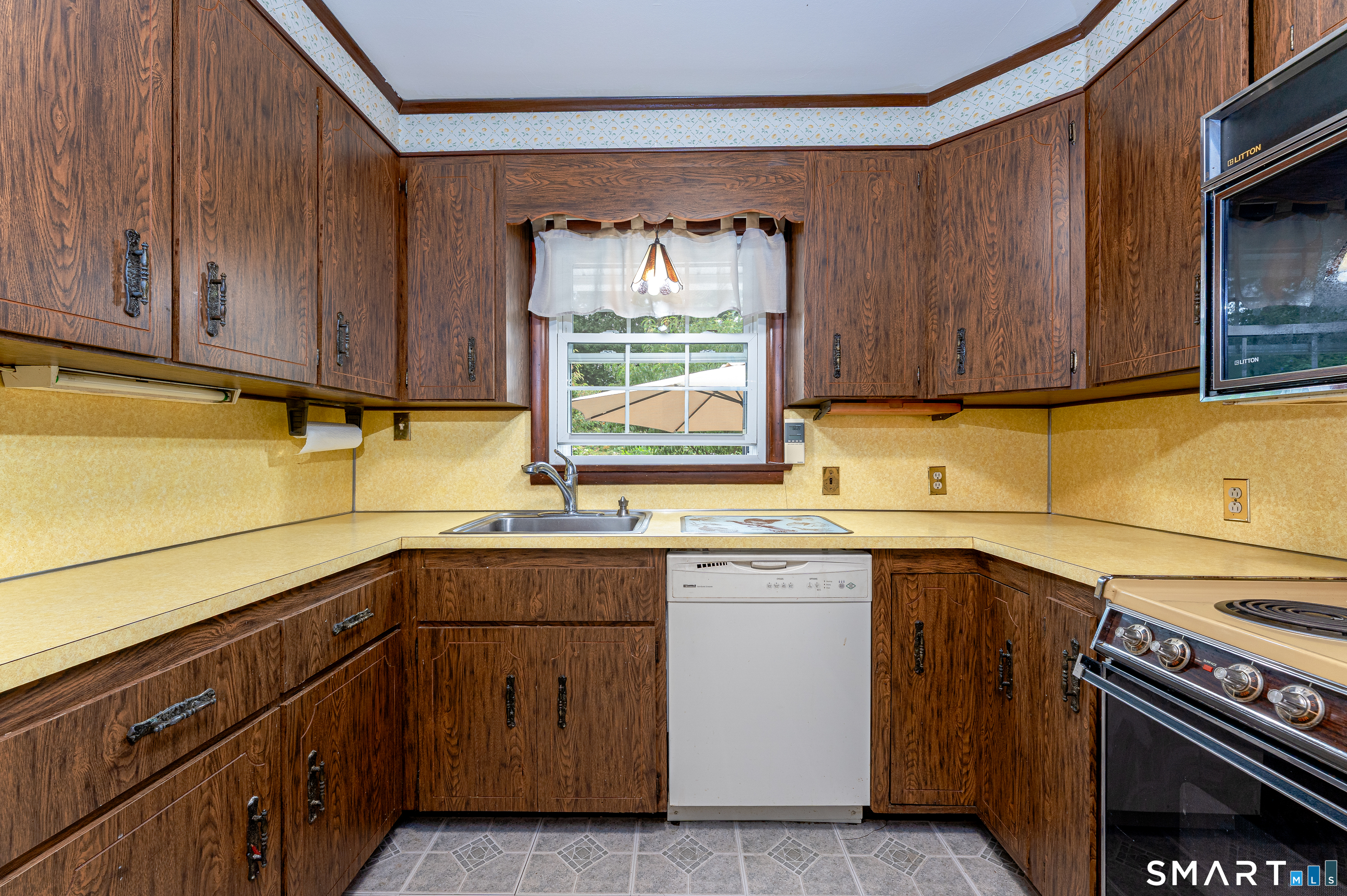 4 Mohawk Drive photo 21