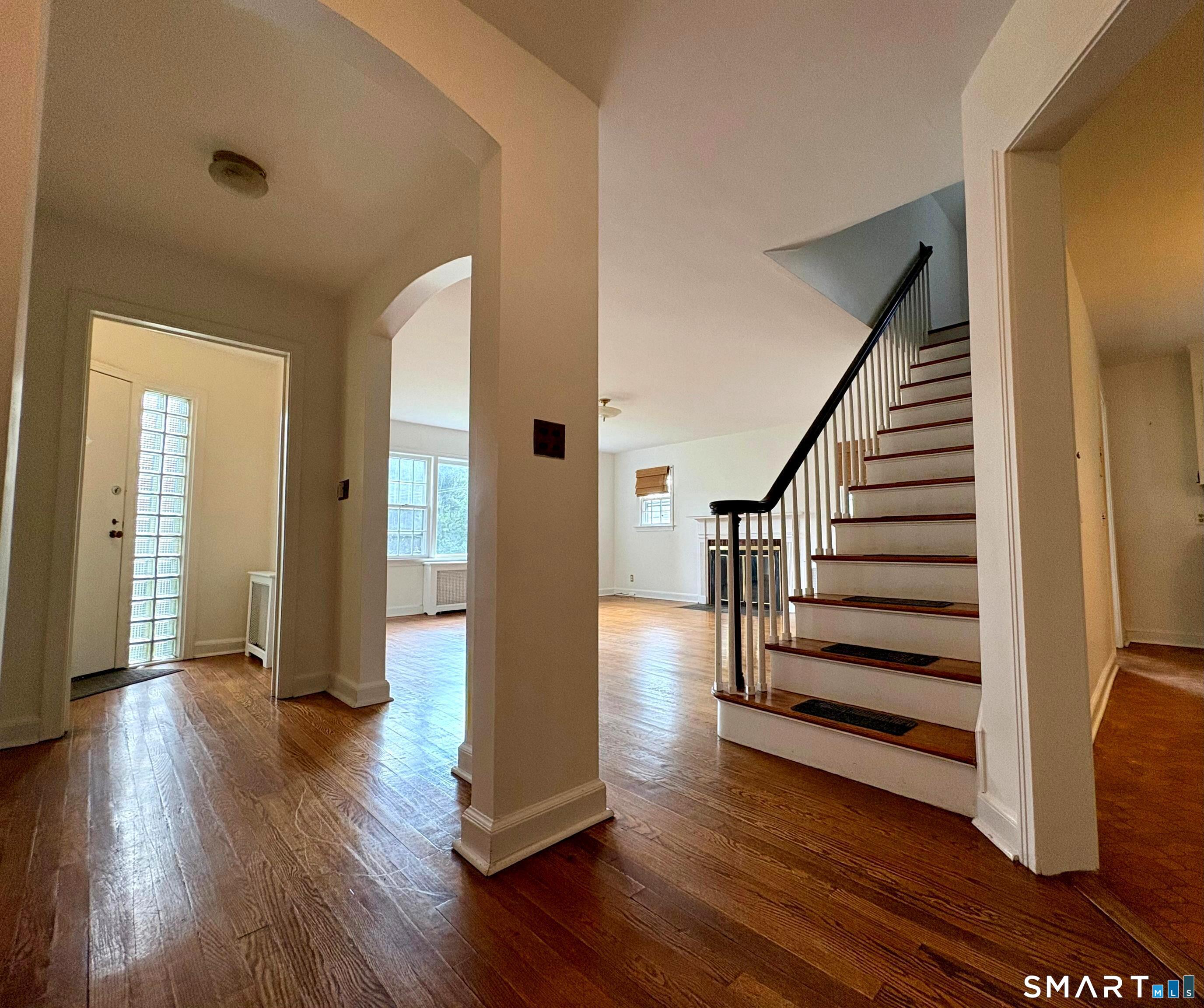 2727 Boston Post Road, Darien, Connecticut photo 2