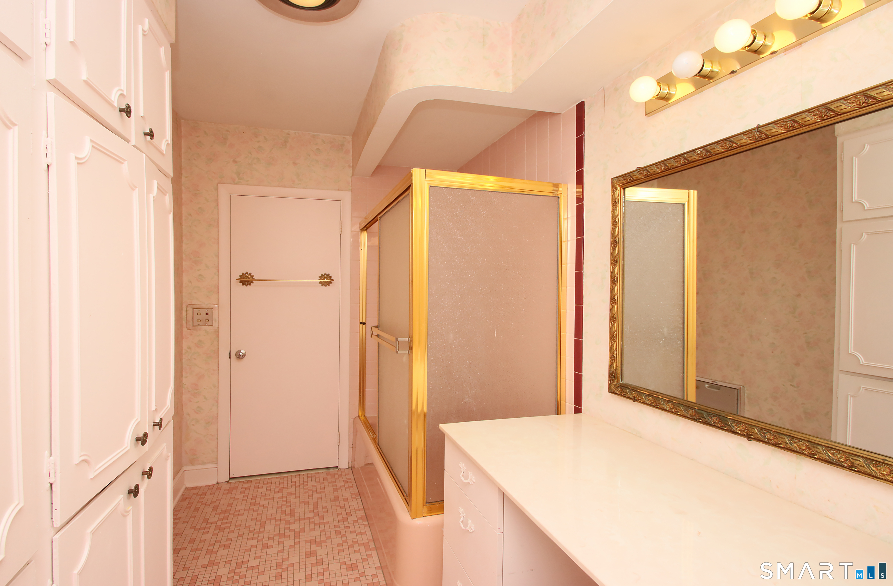85 Center Street photo 19