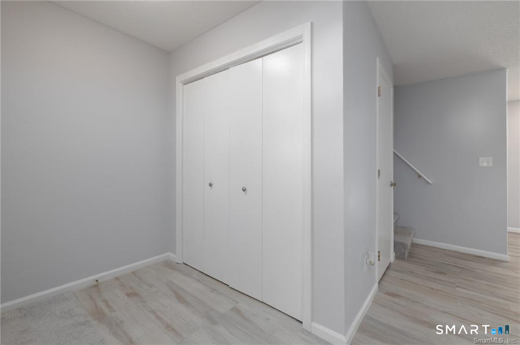 565 Clark Avenue Unit #6 photo 12