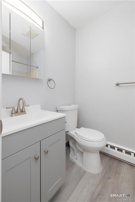 565 Clark Avenue Unit #6 photo 13