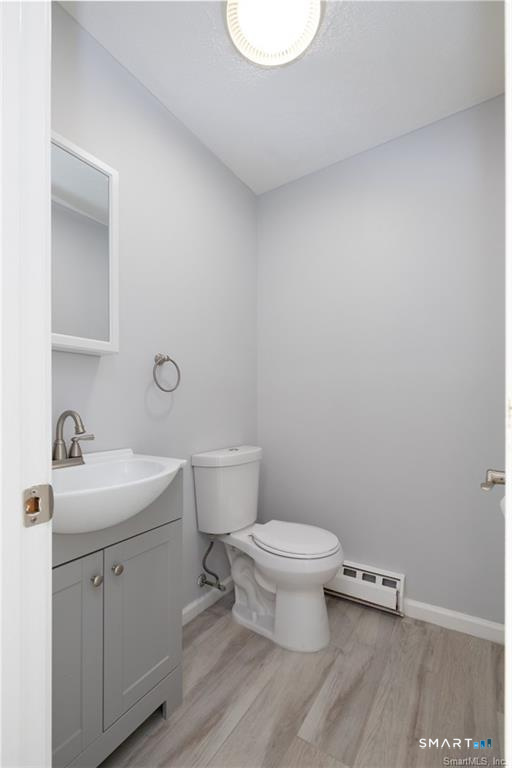565 Clark Avenue Unit #6 photo 19