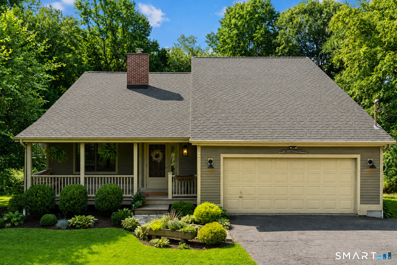 2nd image of 10 Anna Dr, Oxford, CT 06478 | MLS# 24196450