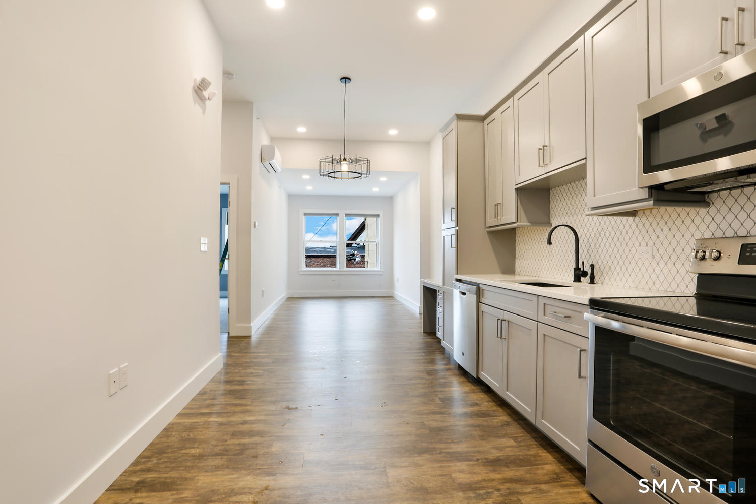 44 Greenwich Avenue, Greenwich, Connecticut photo 1