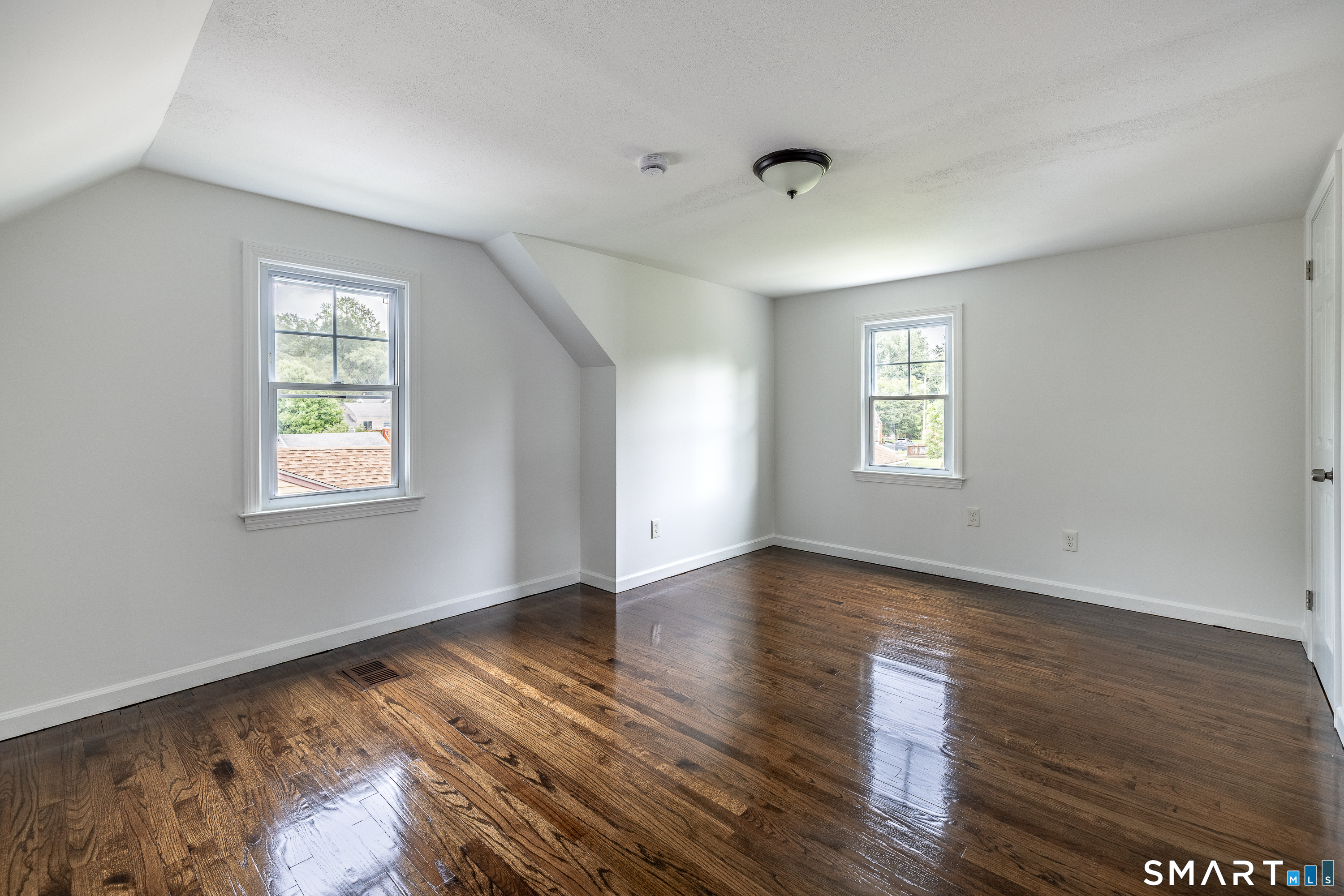 118 Bryden Terrace photo 11