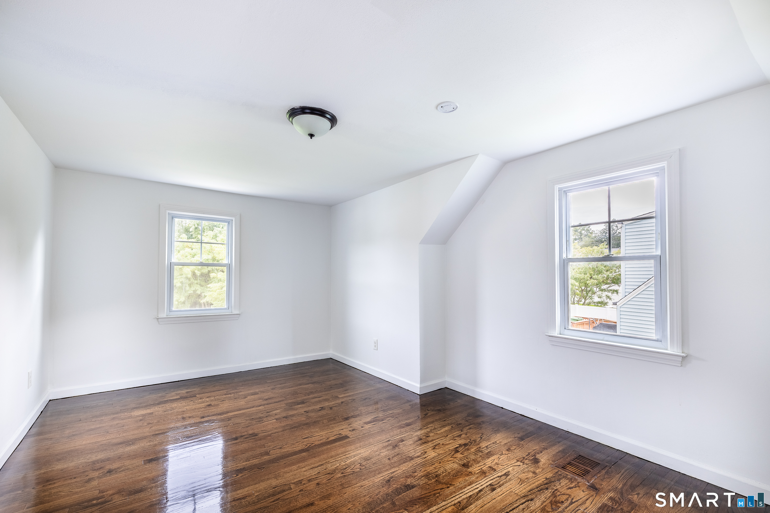 118 Bryden Terrace photo 13